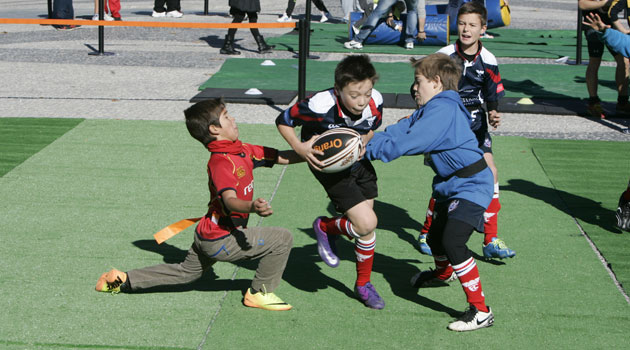Nios jugando al rugby, uno de los deportes que ms cuidan valores como el respeto