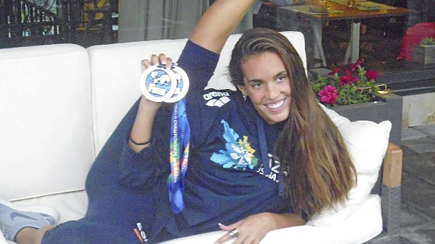 Ona Carbonell posa con las medallas conseguidas en el Mundial de Kazn.
