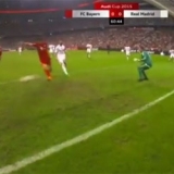El increble fallo del Bayern: Lewandowski la manda fuera a puerta vaca