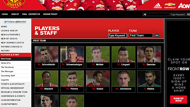 Imagen de la web del Manchester United en la que se ve a Vctor Valds sin nmero.