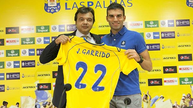 Javier Garrido, en su presentacin como nuevo jugador de la U.D. Las Palmas