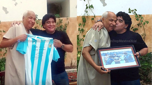 Maradona pide 'perdn' al rbitro de 'la mano de Dios'