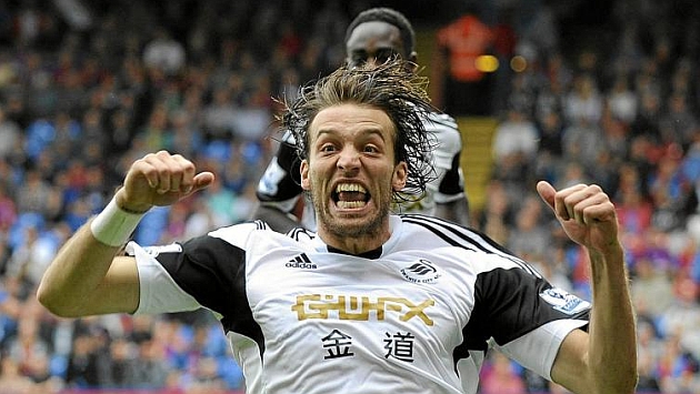 Michu, celebrando un gol con el Swansea | Foto: AFP
