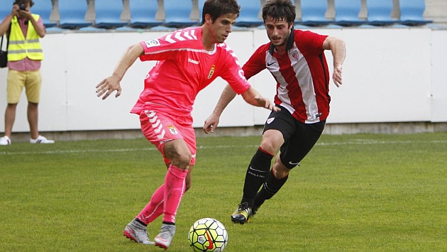 El Real Oviedo jugando un amistoso ante el Bilbao Athletic