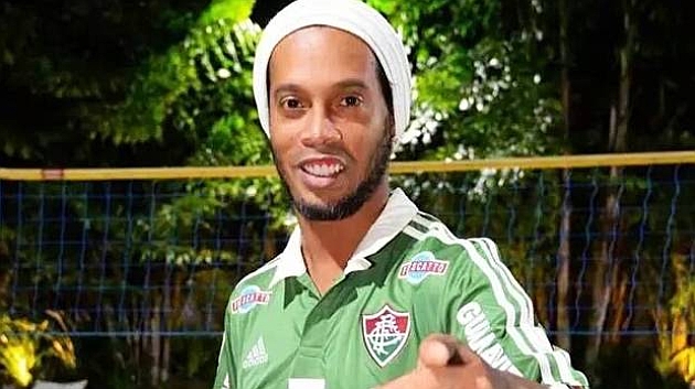 Ronaldinho se ve por primera vez con el Mineiro