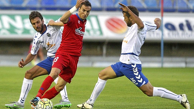 El Tenerife se enfrent al Numancia en el estadio de Los Pajaritos.