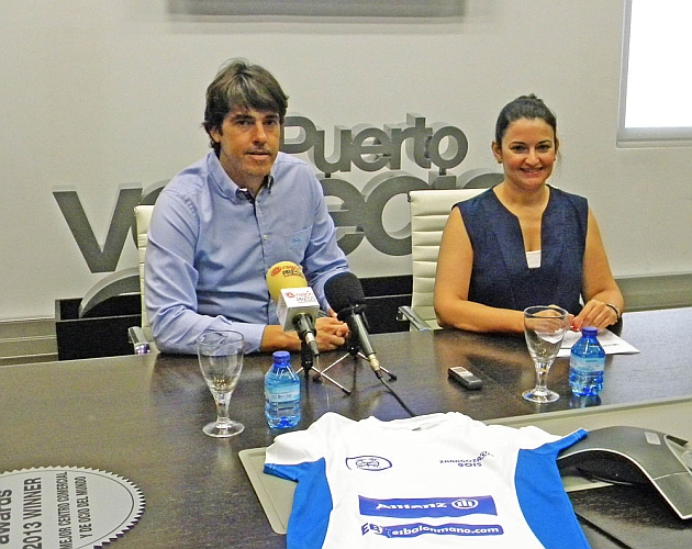 El organizador de la Zaragoza Cup, Julio Rodrguez, y la gerente de Puerto Venecia, Eva Marn.
