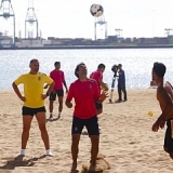 Las Palmas se ejercit en la playa con la ausencia de Paco Herrera y El Zhar