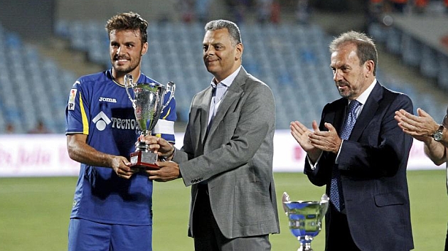 ngel Torres y Pedro Len, durante la recogida del trofeo Ciudad de Getafe la pasada semana