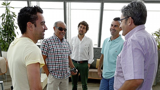 Xavi junto a su padre, Fernando Solanas, Juan Castro y scar Campillo