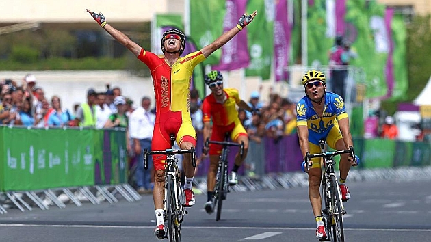 Luis Len celebra su victoria en Baku.