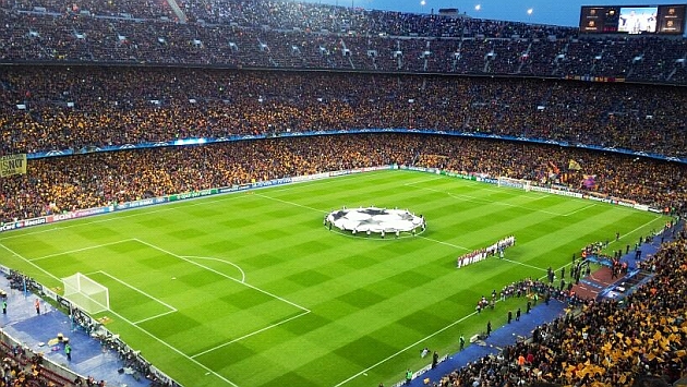 El Camp Nou pit el himno de la Champions