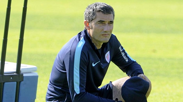 Valverde sigue un entrenamiento en las instalaciones de Lezama