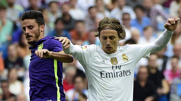 Juan Carlos pugna con Modric