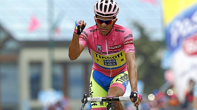Alberto Contador, celebra la victoria.