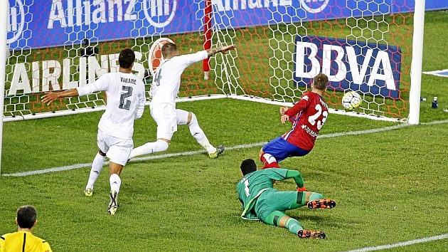 Vietto empuja el baln sobre la lnea de gol el pasado domingo para lograr el tanto del empate frente al Real Madrid.