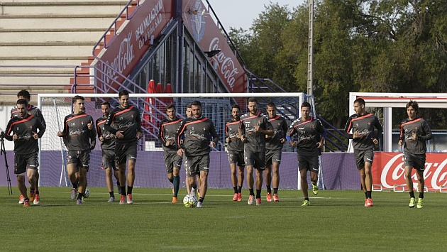 Los jugadores del Real Valladolid durante una sesin de entrenamiento.