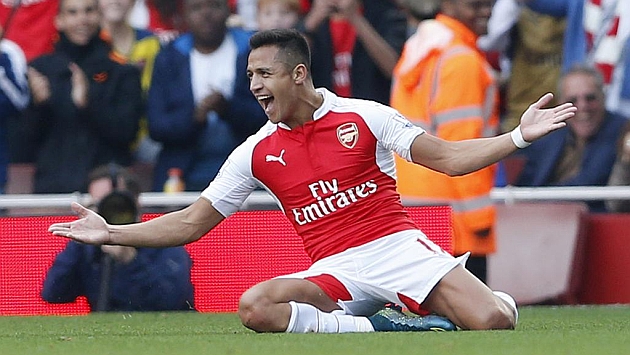 Alexis celebrando depus de marcar el tercer gol ante el United.