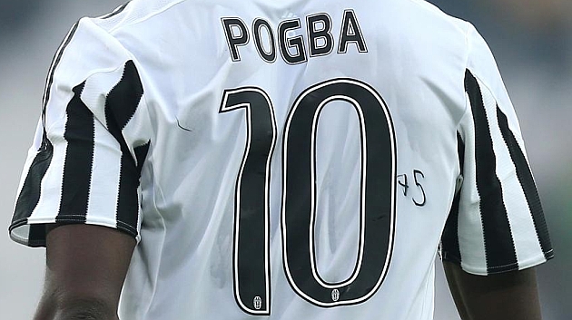 Pogba luci un +5 junto al 10 de su camiseta