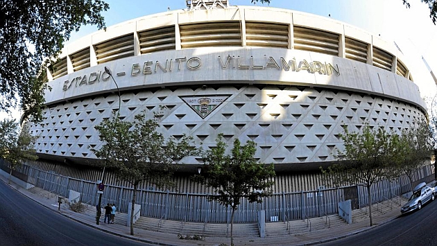 Imagen exterior del estadio Benito Villamarn | Foto: Kiko Hurtado