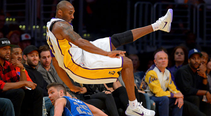 Nowtizki se aprovecha de un Kobe de mierda para volver a dejar sin victoria a los Lakers