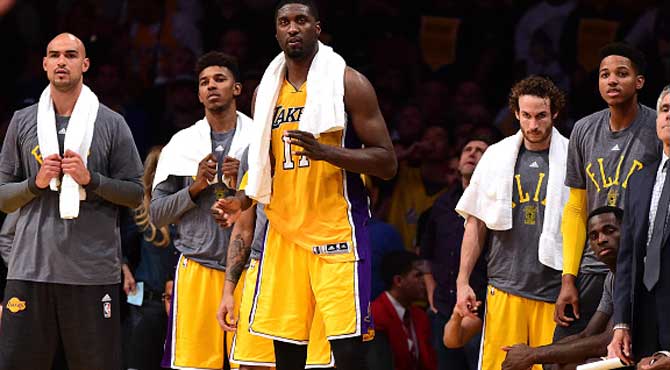 Motn en el banquillo de los Lakers: Altercado verbal por la frustracin de las derrrotas