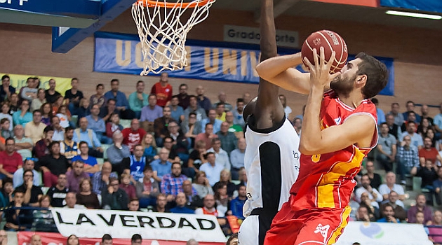 El ex madridista Antelo vuelve a ser un 'chico de oro' para el baloncesto espaol
