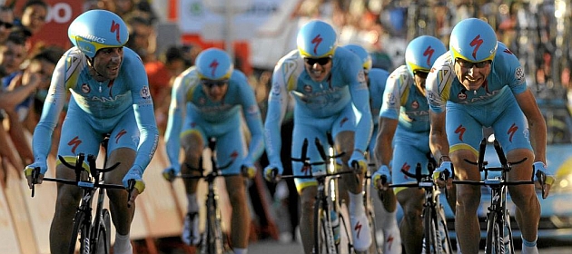 El Astana, durante la crono por equipos de la Vuelta.