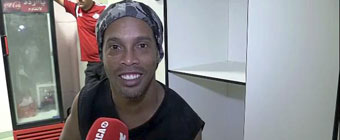 Ronaldinho: Recuerdo con afecto haber hecho el primer pase de gol a Messi