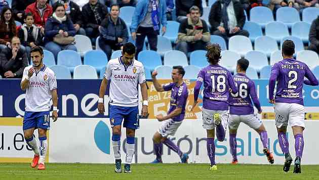 Los jugadores del Valladolid celebran el 0-1.