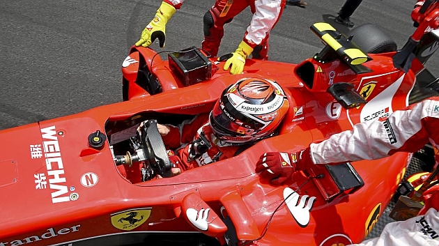 Raikkonen entra a a boxes en el pasado GP de Brasil / RV Racing Press