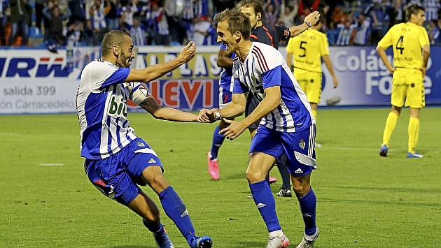 La Ponferrdina celebra un gol ante el Oviedo. Foto: Ana F. Barredo (MARCA).