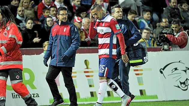 Miguel Lopes abandona el terreno de juego en el duelo ante el Athletic