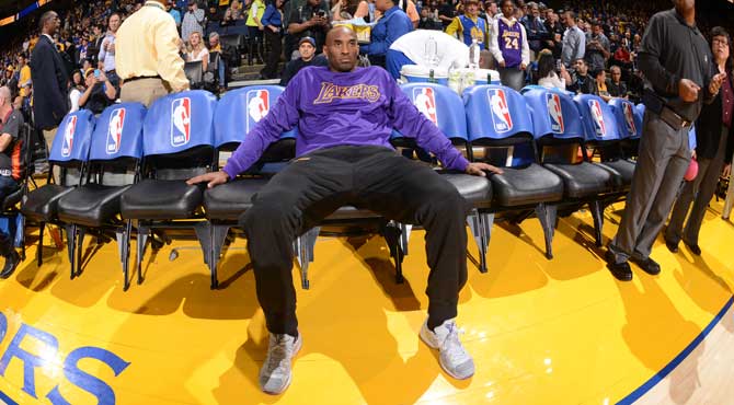 Kobe se inmola igualando su peor noche histrica: una canasta en 14 intentos