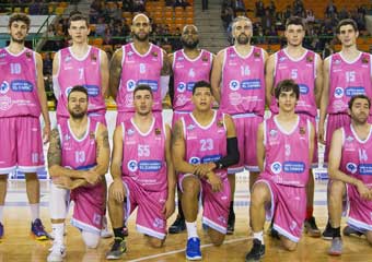 Ourense lucha contra el cncer subastando sus camisetas rosas