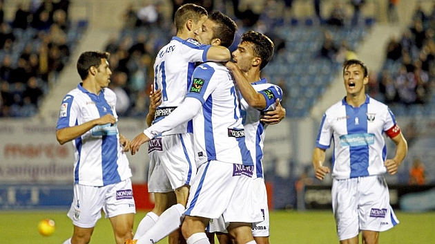 El Legans celebra el gol de Borja Lzaro. Foto: Apo Caballero (MARCA).
