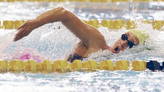 Mireia Belmonte, nadando los 800 m libre.