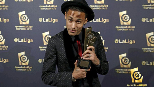 Neymar posa antes de la Gala de la Liga.