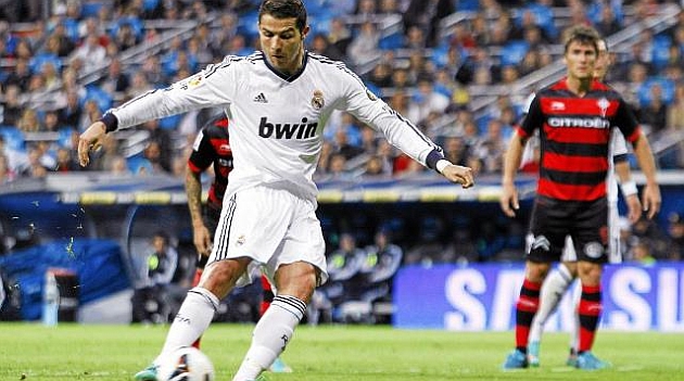Cristiano Ronaldo lanza un penalti. Foto: Alejandro Gonzlez (MARCA).