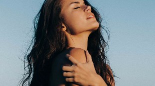 El topless ms sexy de la estadounidense Rachael Lange