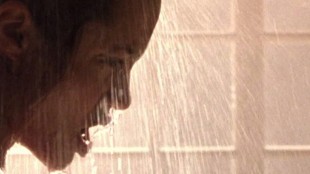 Angelina Jolie: "Lloraba en la ducha para que no me vieran"