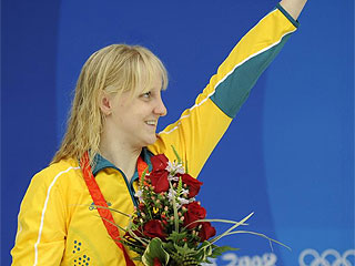 Schipper saluda tras ganar una medalla de bronce. (FOTO: AFP)