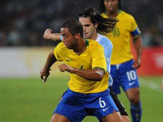 Gago se llev el duelo ante su compaero de equipo Marcelo. El '5' estuvo bien (Foto: AFP)