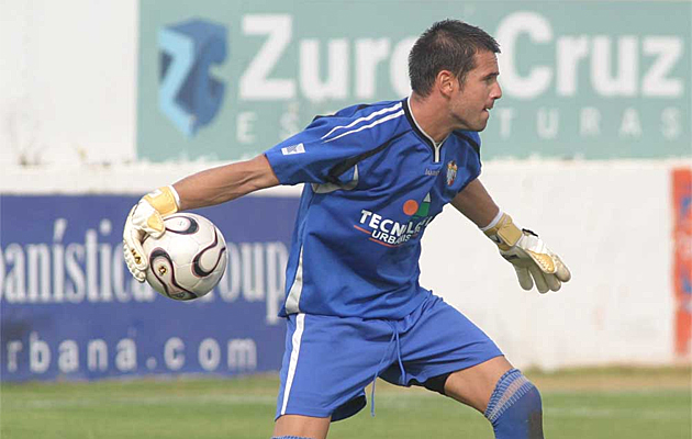 Ivn Vidal, en un partido con el Torrevieja, uno de los equipos en los que milit durante su carrera.