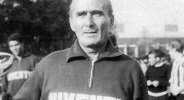 Eraldo Monzeglio durante su etapa como entrenador de la Juventus